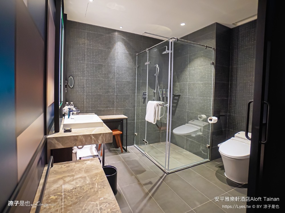 台南安平雅樂軒酒店 台南住宿 台南親子飯店推薦 房型 早餐 兒童遊戲室 健身房 高空酒吧 頂樓夜景 萬豪酒店 aloft tainan