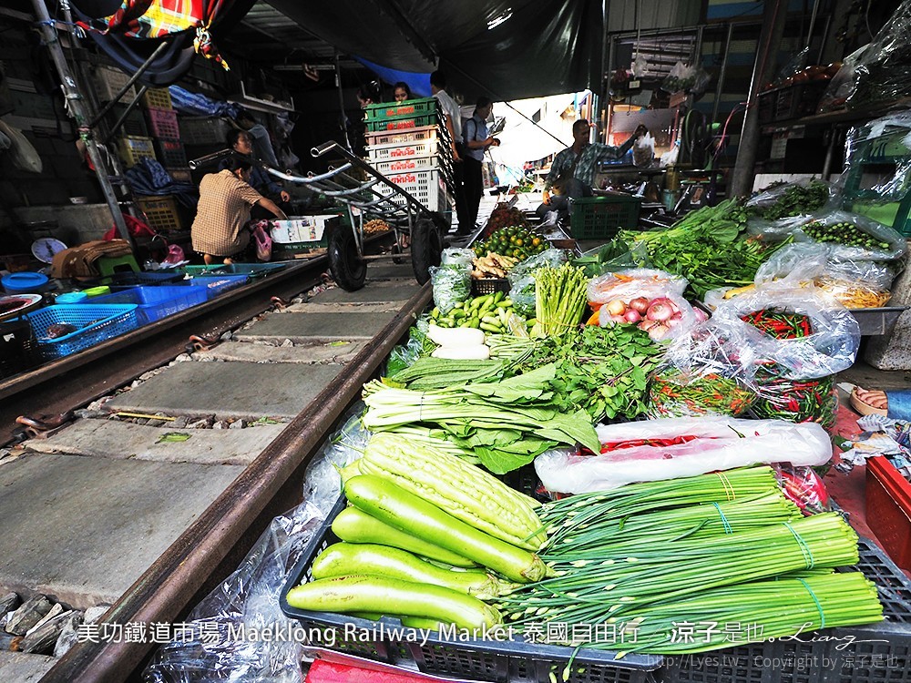 美功鐵道市場 Maeklong Railway Market 泰國自由行
