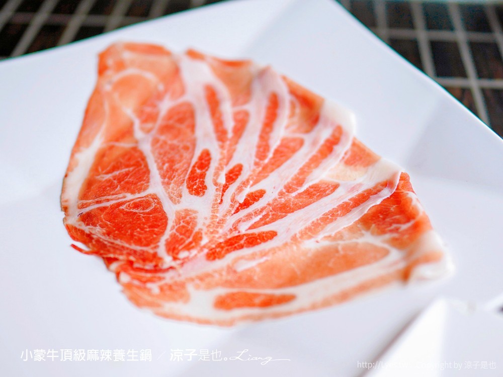 小蒙牛頂級麻辣養生鍋 台中 文心 麻辣火鍋吃到飽 崇德商圈 哈根達司 和牛 美食 菜單