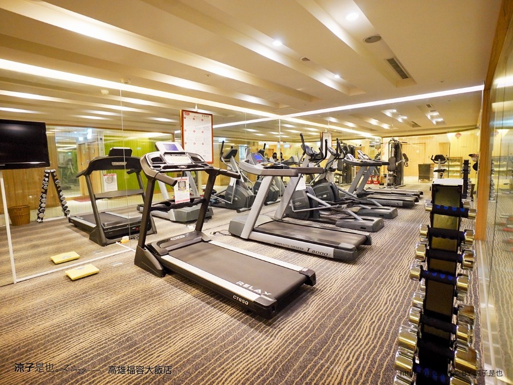 福容大飯店高雄 高雄親子住宿 鹽埕區飯店 捷運站住宿 早餐 房型 四人房 動物園主題房 泳池飯店 健身房