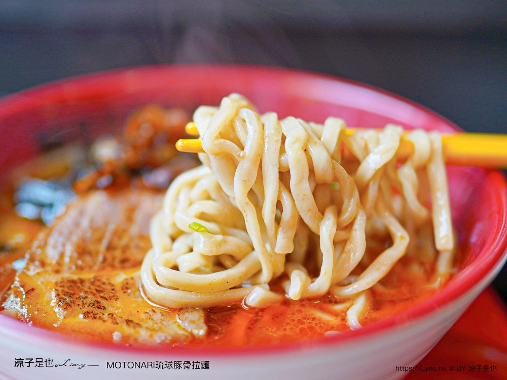 motonari 琉球豚骨拉麵 中友百貨 台中日式拉麵 日本人 沖繩拉麵 叉燒