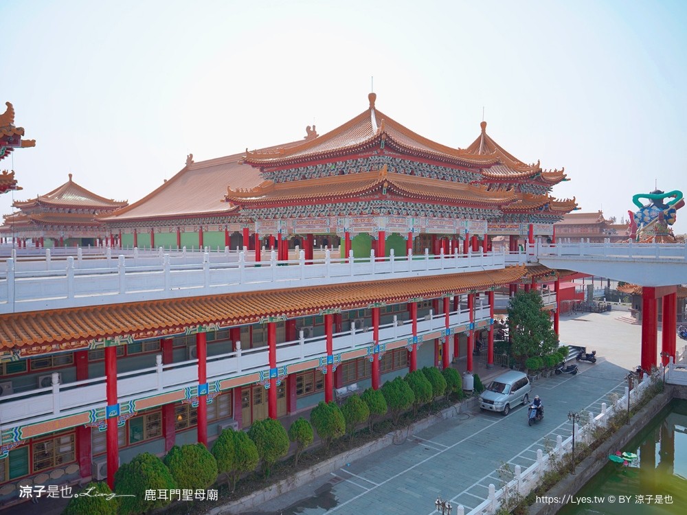 鹿耳門聖母廟 月老 台南景點 特色介紹 換裝攝影棚 鹿耳門聖母廟煙火 住宿 免門票 親子景點