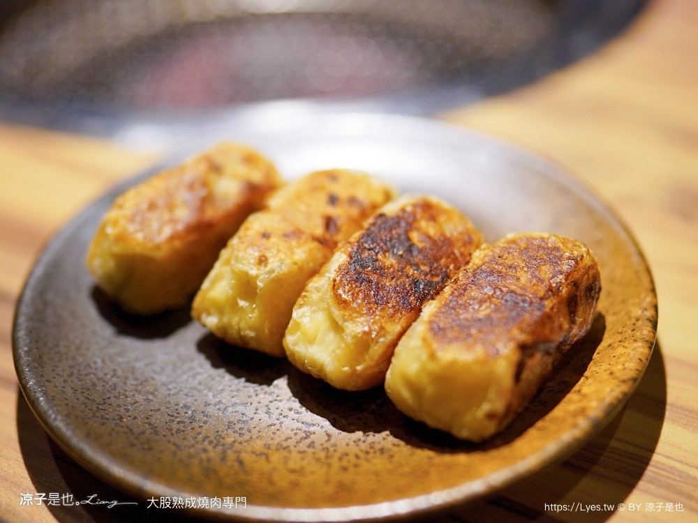 大股熟成燒肉專門 菜單 台中燒肉美食 大股熟成燒肉中科店 厚切牛舌 和牛 推薦必吃 清酒自動販賣機 專人代烤