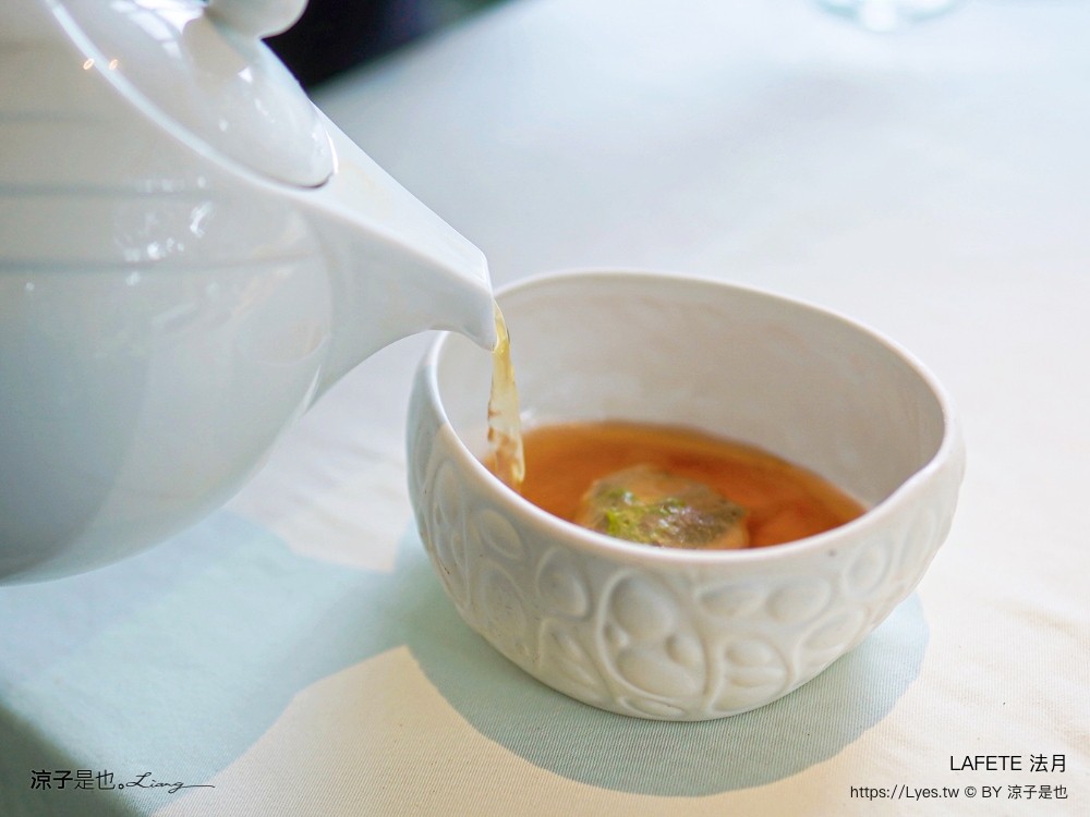 lafete．法月 菜單 台中 法式料理 約會慶生餐廳 玻璃屋 老宅 庭園餐廳 台中西區 景觀餐廳 午間套餐 晚餐 假日套餐 訂位