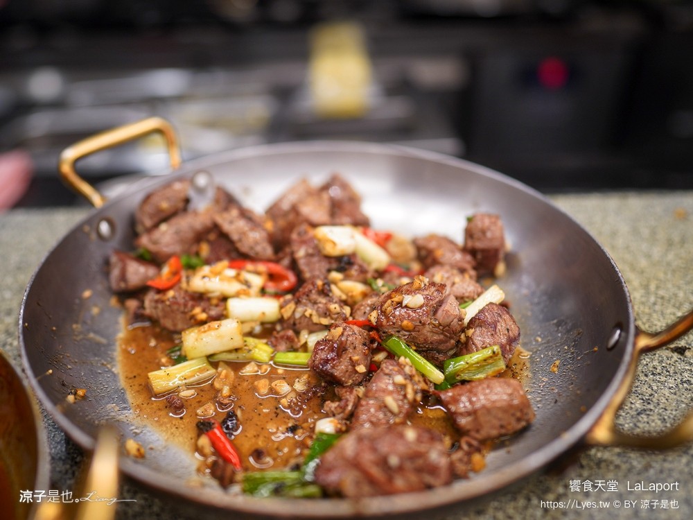 饗食天堂 lalaport 台中吃到飽推薦 必吃料理 台中美食 吃到飽餐廳 buffet 價位 牛排 生魚片 甜點