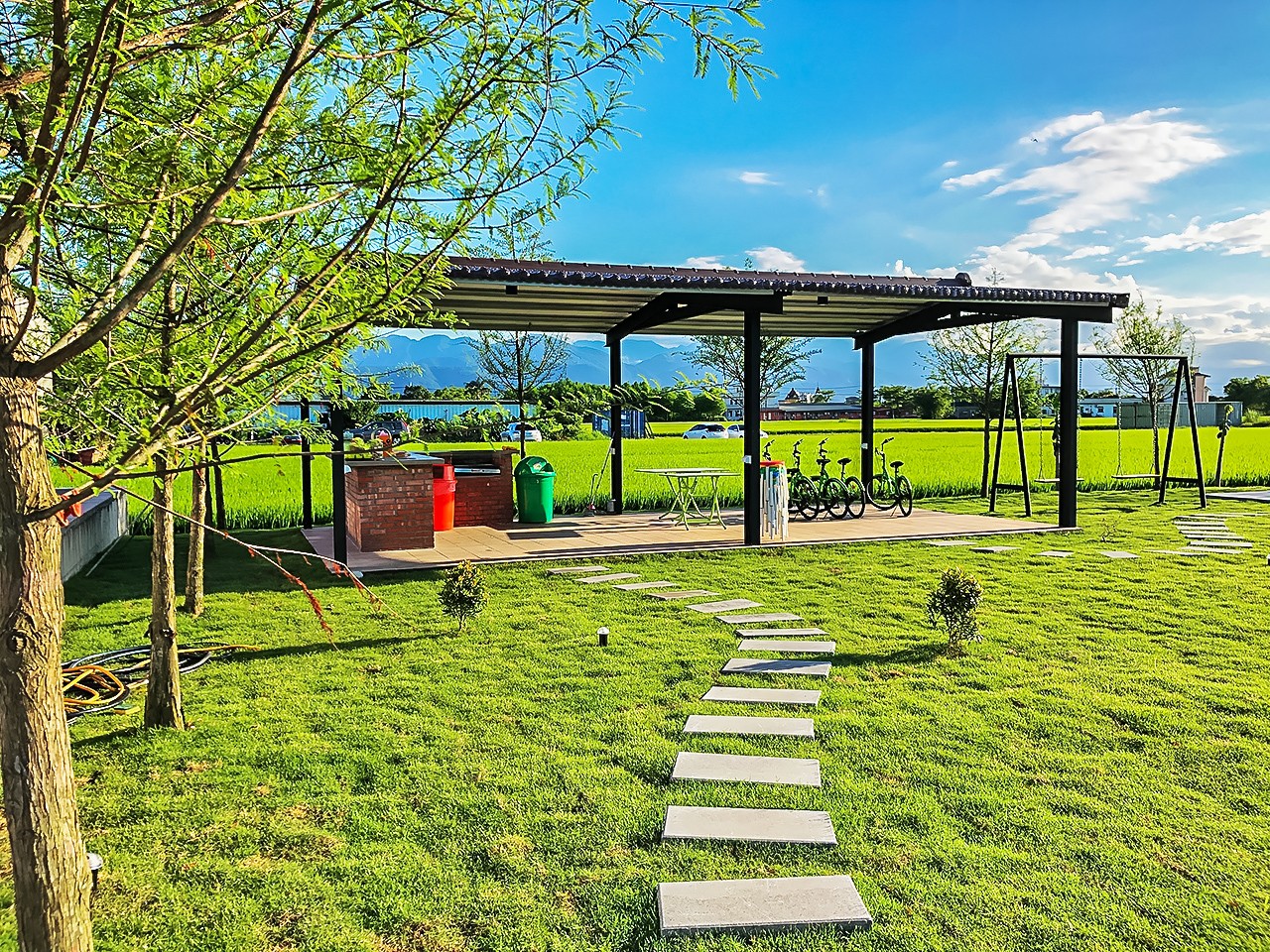 宜蘭-蜜雪蓮親子城堡 全新五結民宿 溜滑梯房型可以盡情玩 還有遊戲室、電動車、戲沙玩水池