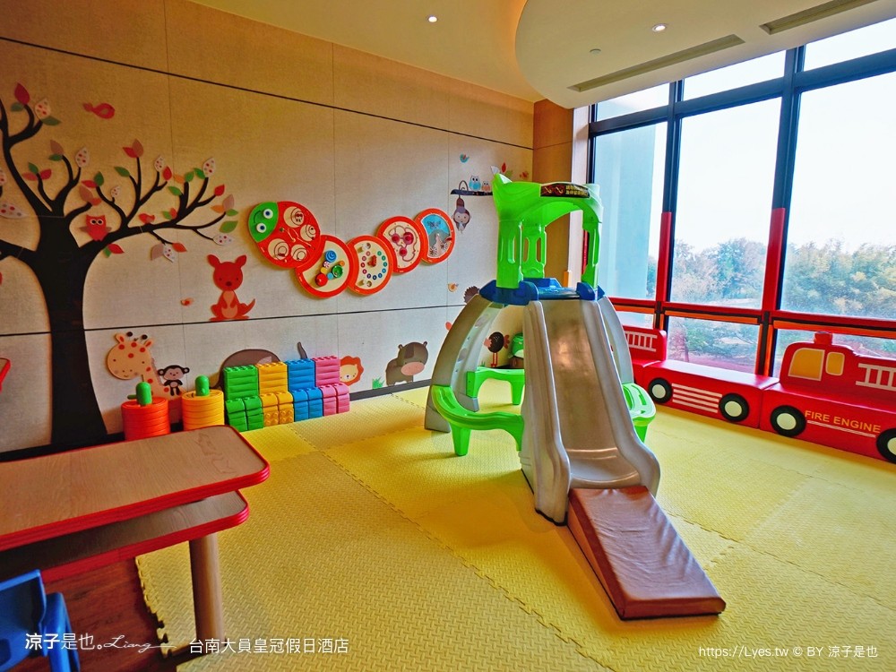 台南 大員皇冠假日酒店 台南安平住宿 親子飯店 泳池 安平 早餐 自助餐 海景房