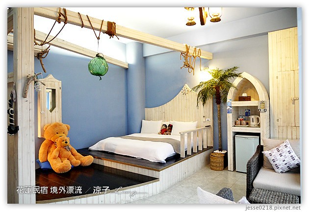 花蓮民宿-境外漂流 花蓮海景民宿-躺在床上就可以看海的發現房型