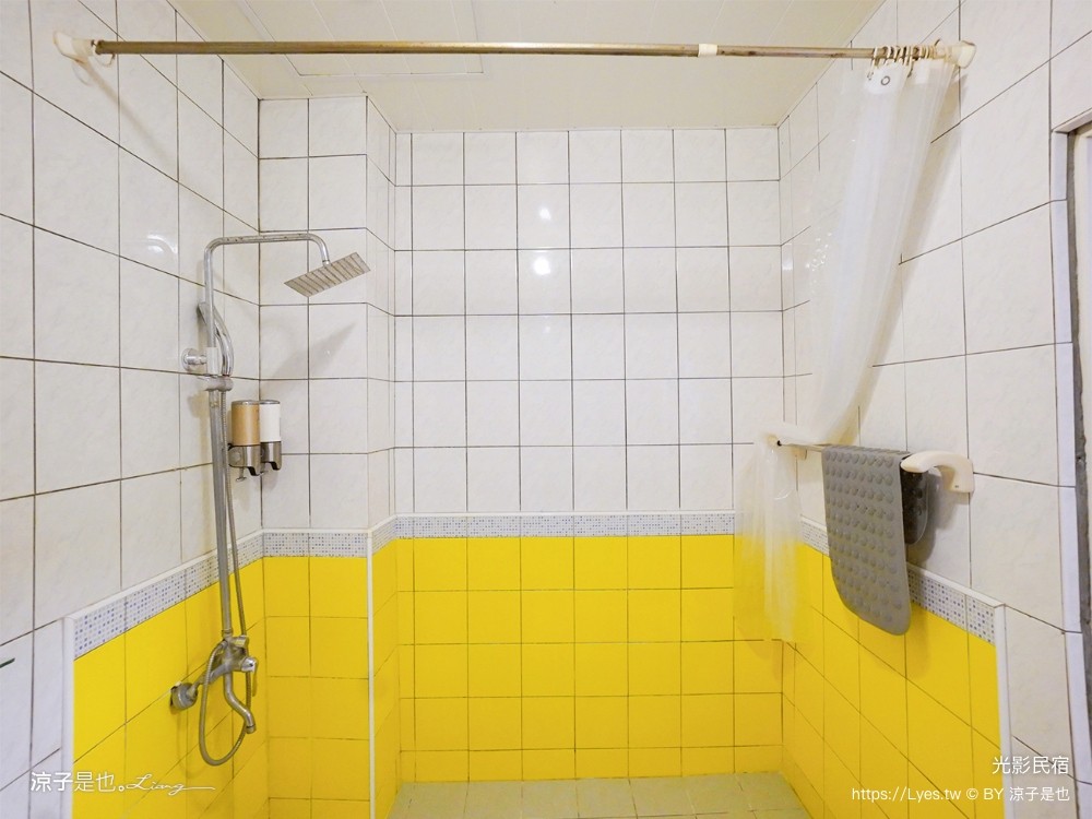 光影民宿 嘉義住宿推薦 布袋民宿 房型 雙人房 四人房 背包客