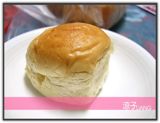 爆漿奶油餐包03